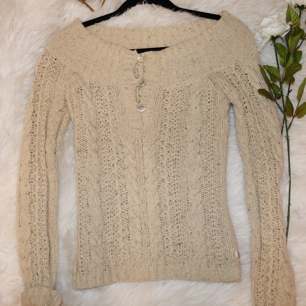 ADORABLE 💫 Knit Off the Shoulder Sweater